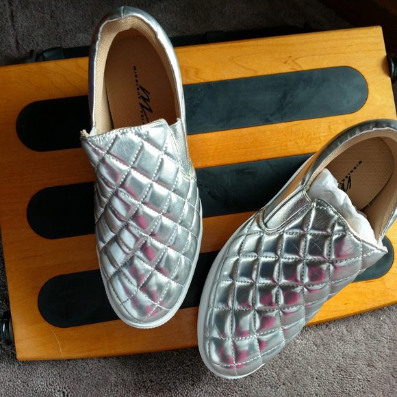 Midnight Velvet Quilted Slip On High Top Silver 8 - Picture 2 of 4